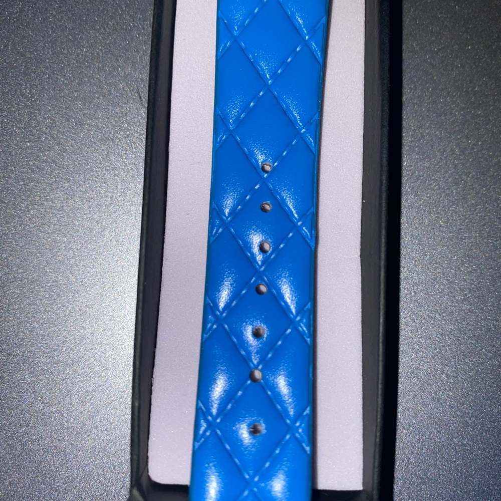 Watch - Picture 3 of 7